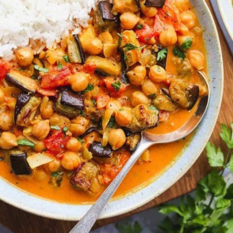 RATATOUILLE D'AUBERGINES & POIS CHICHES À L'ÉRABLE
