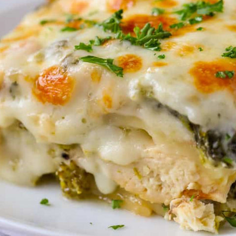 LASAGNE CRÉMEUSE POULET, BROCOLI & CHEDDAR