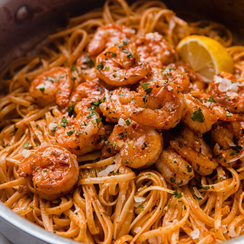 LINGUINES ROSÉES CITRONNÉES AUX CREVETTES À L’AIL