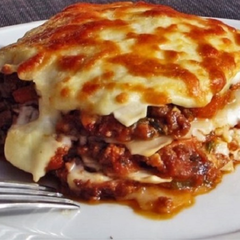 LASAGNE GOURMANDE SAUCE À LA VIANDE ET BÉCHAMEL AU PESTO