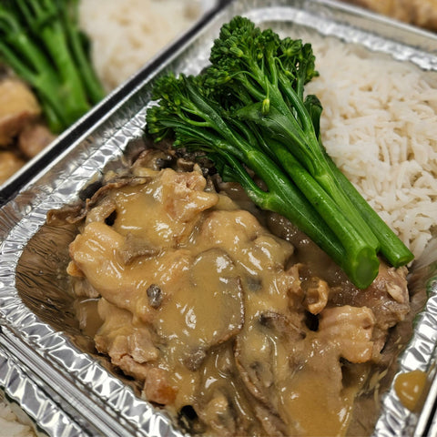 BRAISÉ DE POULET MISO, ÉRABLE & CHAMPIGNONS