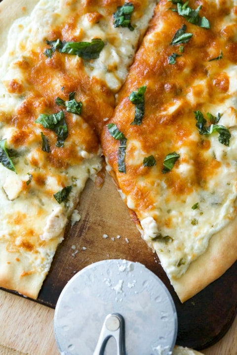 PIZZA NAAN CRÉMEUSE POULET CITRONNÉ